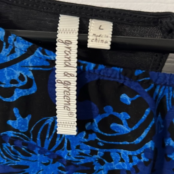 Top - Picture 2 of 3